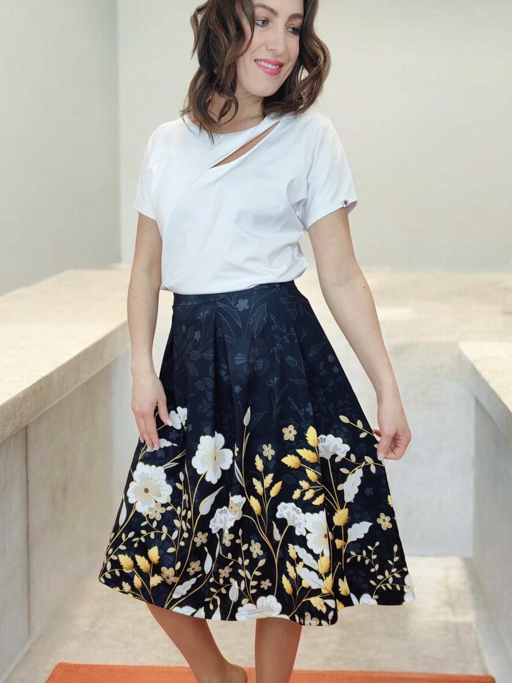 áčková květinová sukně do pasu lichotivý střih pro každou postavu